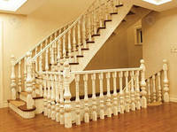 Escalier en colimaçon de luxe |   Escaliers en aluminium avec garde-corps en acier inoxydable et design personnalisé pour l'intérieur d'une villa moderne
