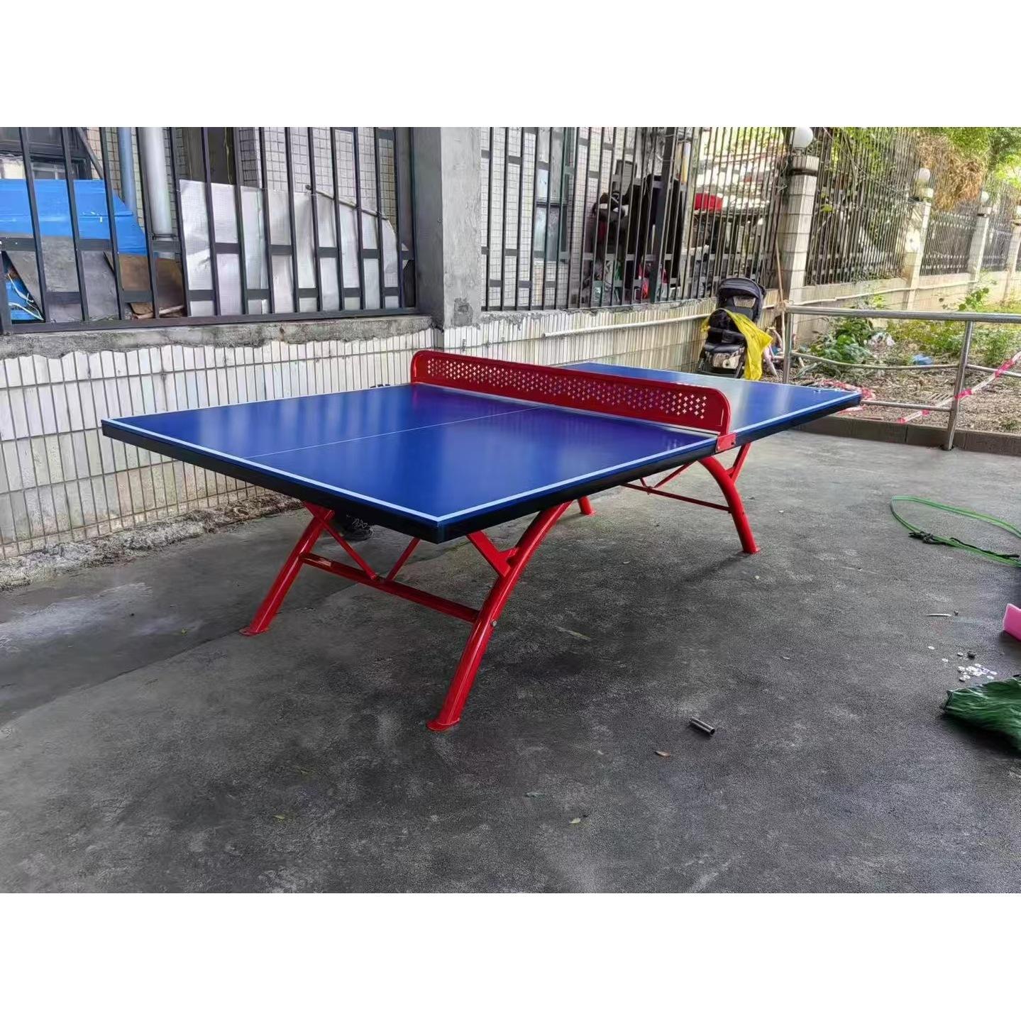 Tables de billard d'extérieur disponibles