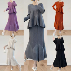 Completo <span class=keywords><strong>Donna</strong></span> Taglie Forti con Design Plissettato, Primavera-Estate, Tinta Unita, Top e Pantaloni, 2 Pezzi, Casual Modesto, Taglia Unica - Product Image 3