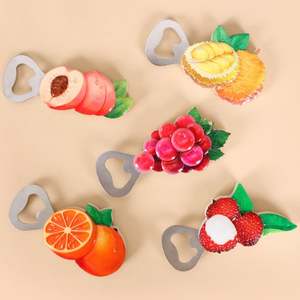 Ouvre-bouteille créatif en résine 3D en forme de fruit, écologique, personnalisable, design moderne, logo en forme de bouteille de bière ou de vin - Product Image 2