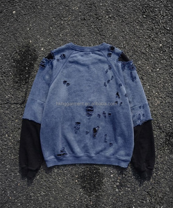 เสื้อสเวตเชิ้ตคอกลมสีน้ำเงินฟอกย้อมสไตล์วินเทจสำหรับผู้ชาย แบบดิสเทรส แขนสองชั้น สไตล์สตรีทแวร์ - Product Image 2