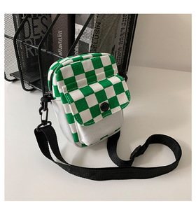 Vente en gros Mini sac à bandoulière en toile à carreaux pour femmes Petit téléphone portable Messenger avec chaîne Lettre Bouton Décoration Prix bon marché - Product Image 3