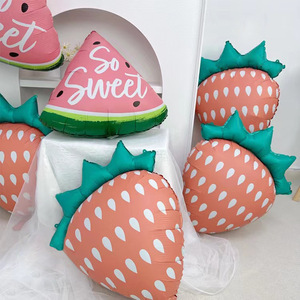 Palloncini CYmylar personalizzati <span class=keywords><strong>a</strong></span> forma di fragola 4D originali con elio per decorazioni di feste di <span class=keywords><strong>compleanno</strong></span> <span class=keywords><strong>a</strong></span> <span class=keywords><strong>tema</strong></span> frutta estiva dolce - Product Image 4
