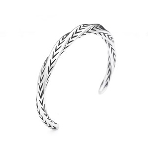 Yunnique – Bracelet ouvert en acier inoxydable pour hommes, motif flèche, en forme de C, design géométrique, bijoux cadeau - Product Image 5