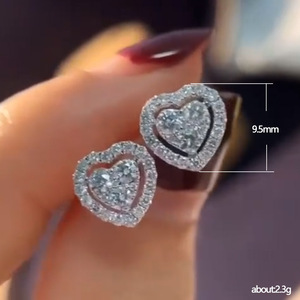 Orecchini a cuore per donna, stile pavé scintillante, gioielli per le orecchie alla moda e dolci - Product Image 5