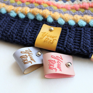 מותאם אישית לוגו עור מפוצל בגדי תוויות Diy מלאכות תוויות עם מתכת מסמרות - Product Image 5