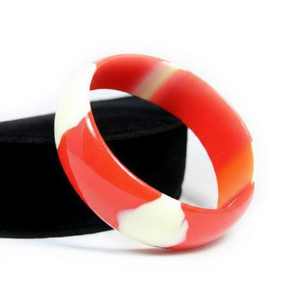 Brazalete de Resina Floral, Brazalete Abierto Hecho a Mano con Resina Epoxi, Joyería de Inspiración Botánica, Accesorio de Moda para Regalo - Product Image 1