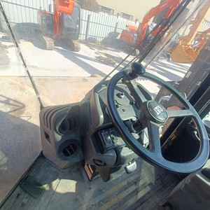 Rodillo Compactador CAT CS683E Japonés Original Usado (90% Nuevo) Altamente Competitivo, Ideal para Compactación de Asfalto, Motor Potente, Bomba, ¡Gran Oferta! - Product Image 6