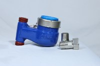 Compteur d'eau froide à installation verticale, corps en laiton, mécanique, multi-jets, protection IP68, personnalisable OEM