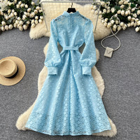 Robe midi élégante en dentelle à manches longues et ceinture pour femme, col montant, boutons décoratifs, tenue décontractée pour soirée