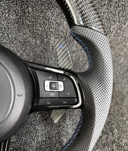 Volante in Fibra di Carbonio Perforato Personalizzato, Vendita Diretta dalla Fabbrica, Compatibile con <span class=keywords><strong>Volkswagen</strong></span> VW <span class=keywords><strong>Golf</strong></span> MK7 Mark 7 R TDI <span class=keywords><strong>TSI</strong></span> - Product Image 6