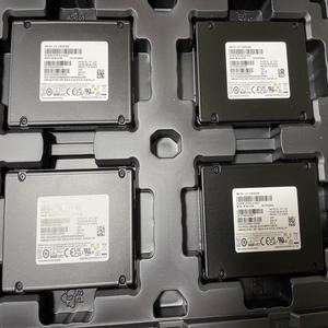 ฮอร์นก์ ชิง โซลิดสเตทไดรฟ์ มือสอง รุ่น MZWLO3T8HCLS-00A07 PM1743 U.2 3.84T 6Gbps SSD - Product Image 4