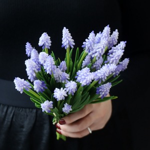 Nouvel arrangement floral artificiel moderne fait main en plastique souple, jacinthe <span class=keywords><strong>de</strong></span> la vigne, pour mariée, en pot, pour Noël et remise <span class=keywords><strong>de</strong></span> diplôme - Product Image 3
