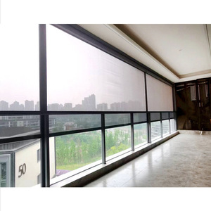 Persianas enrollables eléctricas para exteriores con protección UV para balcón y terraza, instalación exterior, control remoto, estilo minimalista - Product Image 1