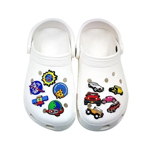 Accessoires de décoration pour chaussures en PVC en gros, breloques créatives style voiture, boucles de chaussures de dessin animé, série spatiale, adaptées aux sandales pour enfants - Product Image 3