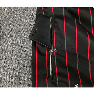 กางเกงขาสั้นบาสเก็ตบอลสีแดงสีดำสำหรับใส่ตามท้องถนน - Product Image 5