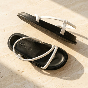 Sandales de plage en cuir bicolore pour femmes, respirantes, légères, imperméables, sandales de bord de mer - Product Image 1