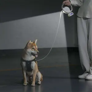 Guinzaglio per cani Smart Dog guinzaglio mani libere Anti Shock da passeggio LED luce retrattile guinzaglio UFO Pet