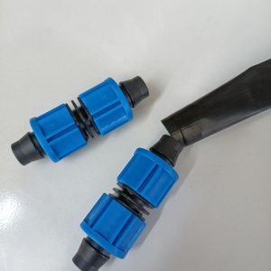 <span class=keywords><strong>16</strong></span> <span class=keywords><strong>MM</strong></span> Off-Take Drip Tape Connecteur Ferme Système d'irrigation <span class=keywords><strong>goutte</strong></span> <span class=keywords><strong>à</strong></span> <span class=keywords><strong>goutte</strong></span> Tuyau d'eau Tuyau Écrou de blocage <span class=keywords><strong>Raccord</strong></span> Connecteur - Product Image 1