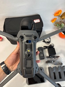 DJI Mavic 4 Pro 95% neuf avec RC Pro 2, double caméra 100MP 4K, drone professionnel - Product Image 2