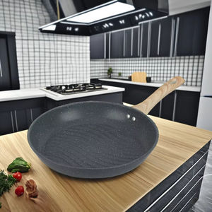 고품질 30cm 조리도구 세트, 논스틱 철 프라이팬, 나무 손잡이, 가스 및 인덕션 겸용 - Product Image 3