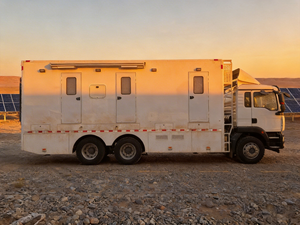 Hôpital mobile sur châssis Sinotruk 6x4 à déploiement rapide avec système autonome pour les services de santé en zones éloignées - Product Image 2