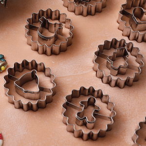 Lot de 11 <span class=keywords><strong>emporte</strong></span>-pièces à biscuits Linzer, cercles cannelés pour Noël et les fêtes d'hiver, avec motifs sapin de Noël, étoile et homme en pain d'épices - Product Image 4