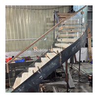 Escalier en colimaçon moderne en bois massif avec rampe en verre pour appartement, hall, usage intérieur, écologique, à monter soi-même