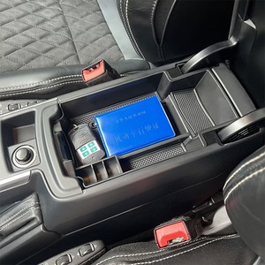 Boîte de rangement pour accoudoir central de voiture pour Classe W176 A180 A200 A260 A45 AMG 2013 2014 2015 2016 2017 2018 - Product Image 1