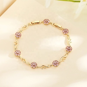 สร้อยข้อมือแฟชั่นสีสวยหรูหราสำหรับผู้หญิง รุ่น HengDian HBr1956788 ชุบทอง 18K ประดับด้วยเพชรคิวบิกเซอร์โคเนียคุณภาพสูง AAA ดีไซน์ดอกไม้ - Product Image 4