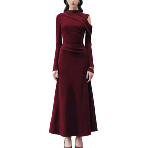 <span class=keywords><strong>Abito</strong></span> Lungo <span class=keywords><strong>in</strong></span> <span class=keywords><strong>Maglia</strong></span> Minimalista <span class=keywords><strong>Rosso</strong></span> Vino 2024, Elegante Vestito Plissettato Aderente con Spalle Scoperte - Product Image 6