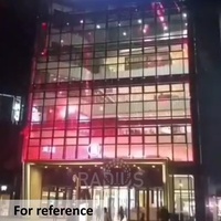 Écran LED transparent de P3.75-16 HD clair pour la fenêtre en verre de la salle d'exposition LED annonçant l'affichage transparent