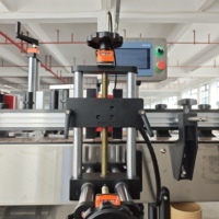 Machine d'étiquetage automatique de bouteilles d'alcool pour l'industrie du vin, avec contrôle PLC, écran tactile, qualité assurée
