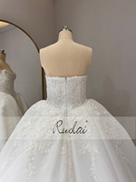 Robe de mariée princesse bouffante Ruolai QW02307 2026 à col en V sans manches avec appliques de dentelle perlée