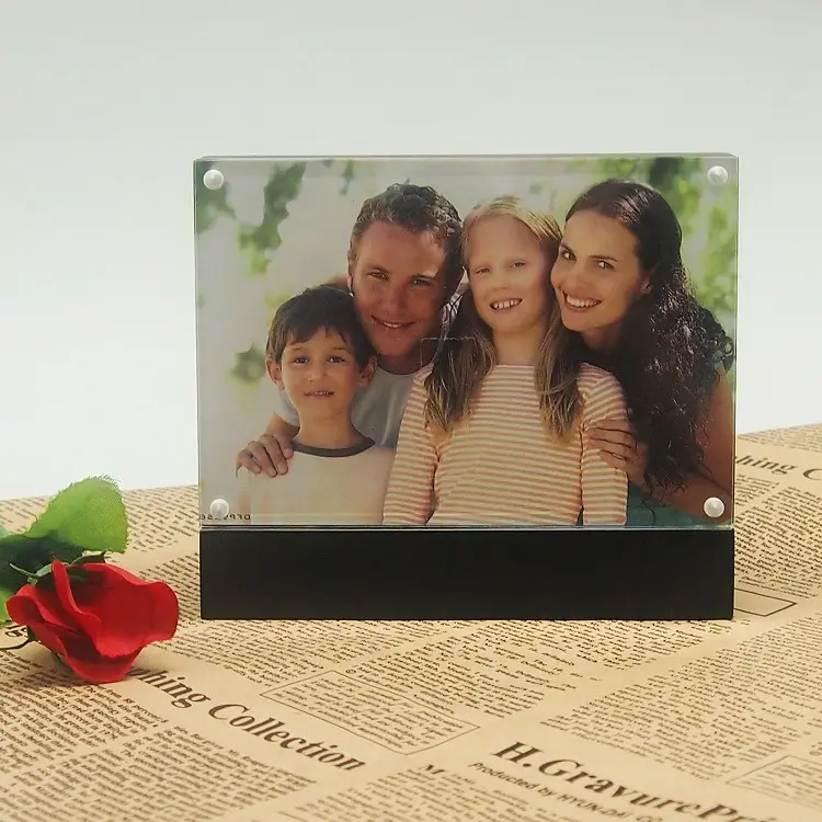 Customized new product transparent photo frame wholesale for picture acrylic floating wall art family