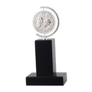 Trophée de <span class=keywords><strong>la</strong></span> <span class=keywords><strong>victoire</strong></span> en métal de 23 cm, trophée créatif en alliage de zinc, trophée Grammy Emmy Tony avec boîte cadeau - Product Image 1