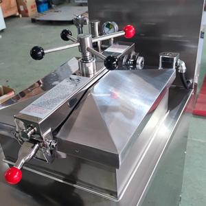 Freidora a Presión de Acero Inoxidable a Gas de 25L, 4 Cabezales, Estilo Henny Penny, Panel de Control Computron 8000, Bomba de Filtro de Aceite, para Frituras Crujientes - Product Image 6