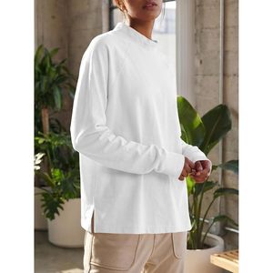 เสื้อโยคะคอเต่าแขนยาวทรงหลวมสำหรับผู้หญิง พร้อมดีไซน์ผ่าข้าง - Product Image 2