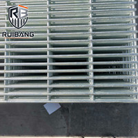 Clôture grillagée 358 avec revêtement en poudre, clôture anti-escalade 358 pour prison, grillage métallique robuste anti-escalade 358, filet de protection en fil métallique
