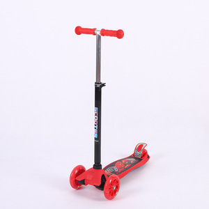 Trottinette à quatre roues pour enfants, réglable en hauteur, pliable, pour enfants de 3 à 14 ans - Product Image 3