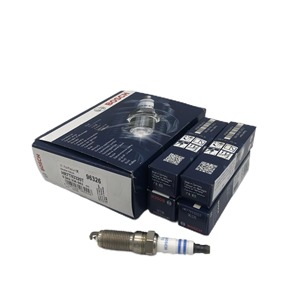 OE 31330450 de haute qualité pour bougie d'allumage Bosch pour usine de réparation d'allumage automatique nouveau pour Ford Fiesta pour <span class=keywords><strong>Volvo</strong></span> S60 S80 V70 - Product Image 1