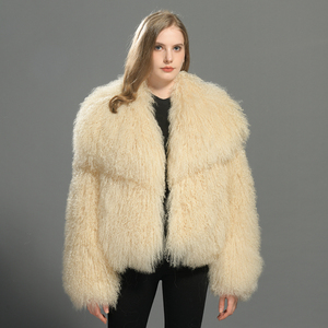 Cappotto Invernale di Lusso in Vera Pelliccia d'Agnello Mongolo per Donna, Ecologico, Traspirante, Reversibile, con Fodera in Lana Soffice, Logo Personalizzabile - Product Image 1