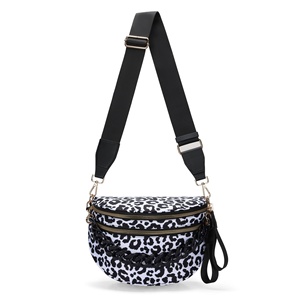 กระเป๋าคาดเอวสะพายข้างลายเสือดาวลายสก็อตแบบใหม่  กระเป๋าไนลอนความจุเยอะสำหรับผู้หญิง พร้อมสายโซ่ถอดได้ - Product Image 1