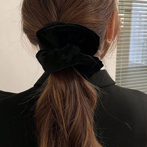 Chouchous en velours vintage faits à la main, minimalistes, couleur unie, élastiques, pour femmes, accessoires de mode, vente en gros personnalisée - Product Image 3