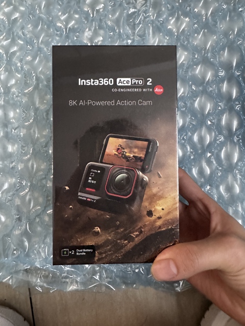 Insta360 ACE PRO 2 360-degree Camera, 12m Waterproof, 8K Video Mode, CMOS Sensor, Mini Tripod, 128GB, Dual Battery Sport Kit