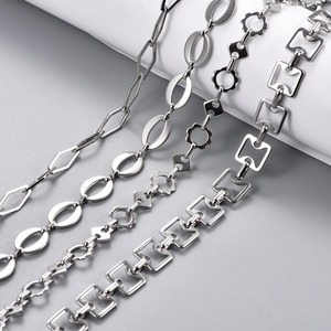 Collar de Cadena con Colgante de Flor Geométrica de Acero Inoxidable para Mujeres y Hombres, Estilo Punk, Color Plateado, Gargantilla Metálica, Accesorios de Joyería - Product Image 3