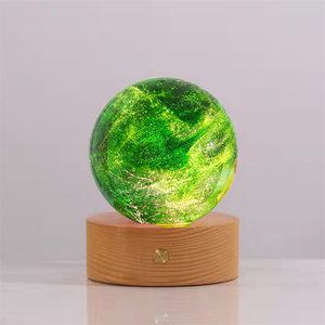 Lampe de table boule de cristal lumineuse 3D système solaire lune verre ornement artisanat avec socle en bois enfants étudiants cadeaux - Product Image 3