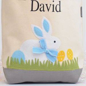 سلة أرنب عيد الفصح مخصصة بالجملة بتصميم مونوغرام مع فيونكة زرقاء ونمط البيض للديكور الاحتفالي وحقائب تخزين الحلوى - Product Image 2