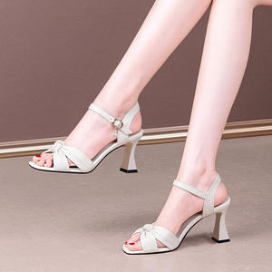 รองเท้าเจ้าสาวแบบแมรี่เจนสไตล์ฝรั่งเศสสำหรับผู้หญิง คอลเลคชั่นฤดูร้อนปี 2026 ส้นหนา สายไขว้ระบายอากาศได้ดี ทำจากหนังแท้ - Product Image 5