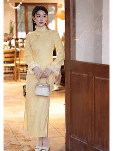 Nuevo <span class=keywords><strong>Cheongsam</strong></span> Chino Ecowalson 2025, Invierno, Terciopelo Grueso, Amarillo, Elegante, Estilo Retro, para Mujer Joven, de Alta Gama, Manga Larga - Product Image 3